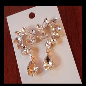 ♥️F 5/$20 Elegant Gold Drop Earrings